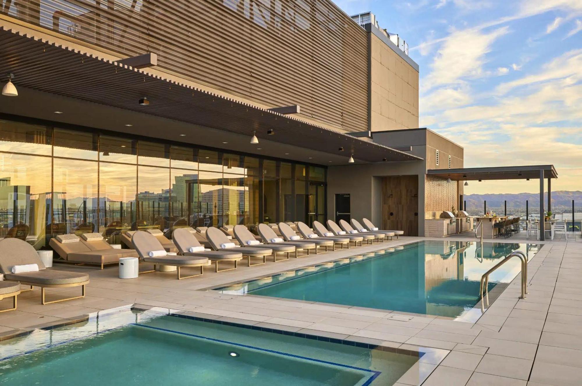 Global Luxury Suites At Downtown Фінікс Екстер'єр фото