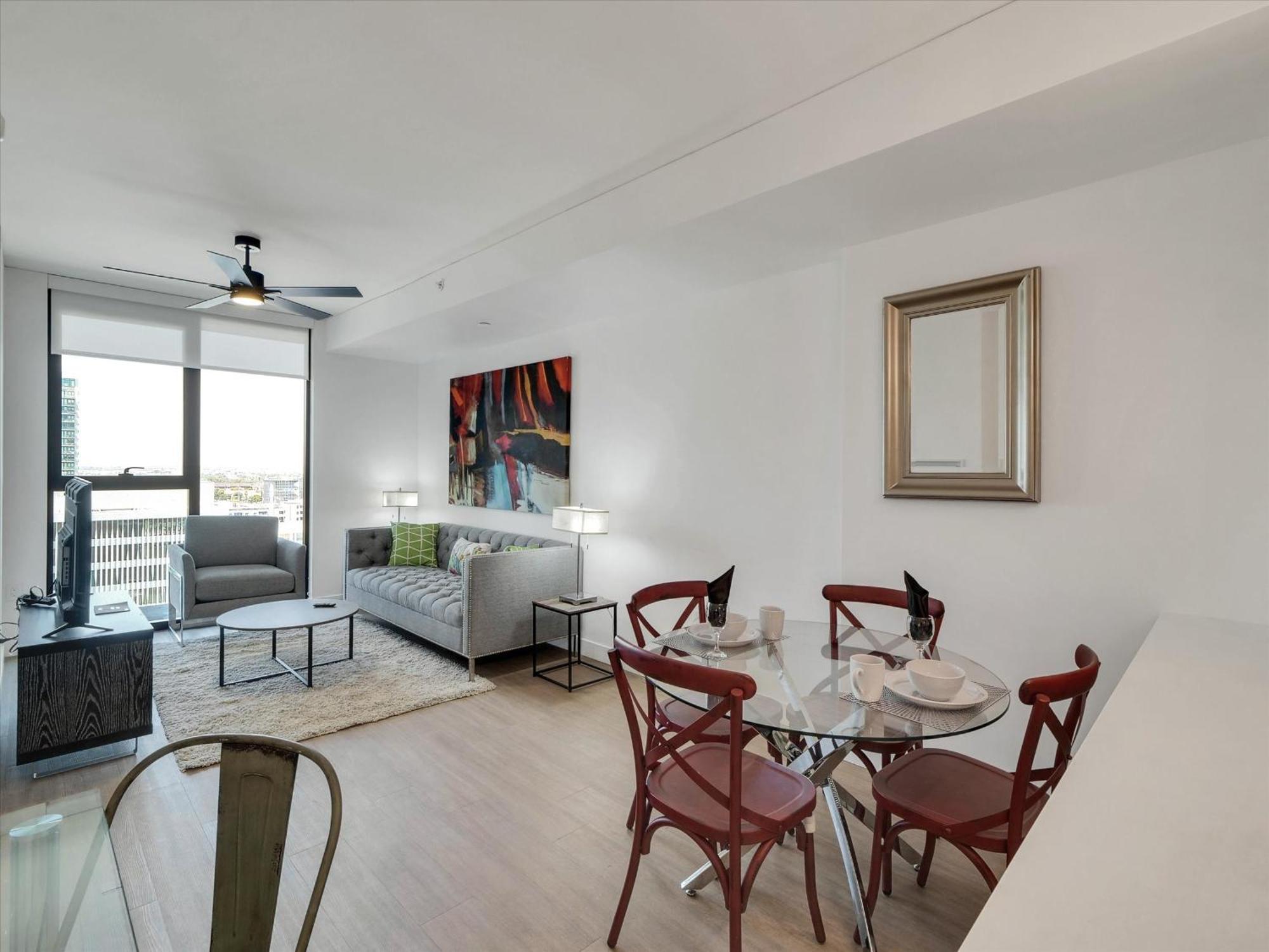 Global Luxury Suites At Downtown Фінікс Екстер'єр фото